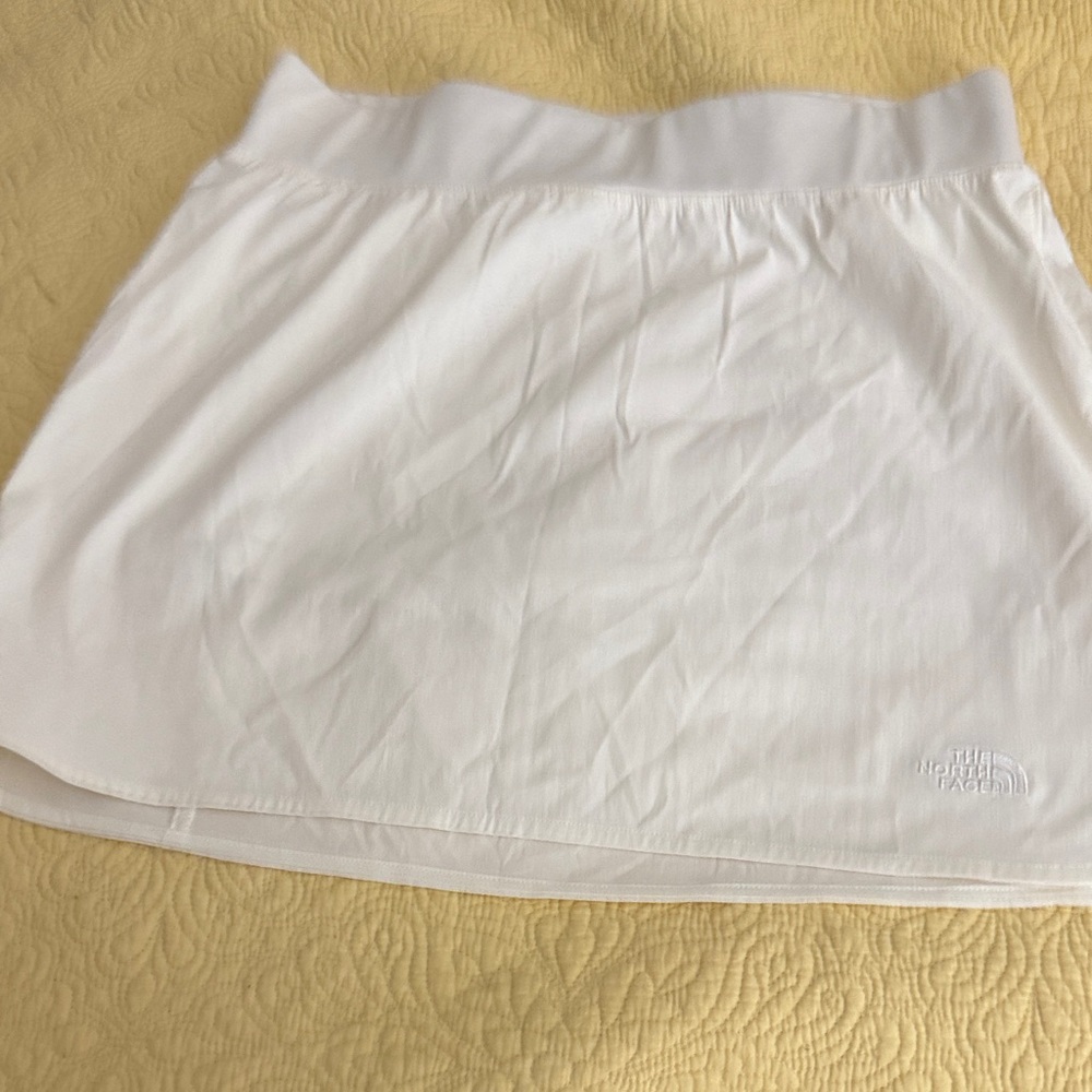 The North Face Women's Cream Mini Skort Size Large.